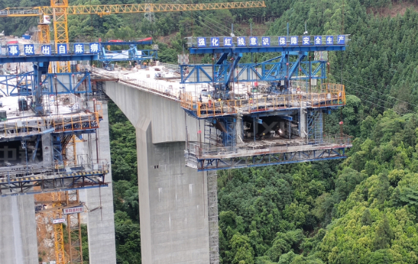 中交四航開春高速公路6標(biāo)